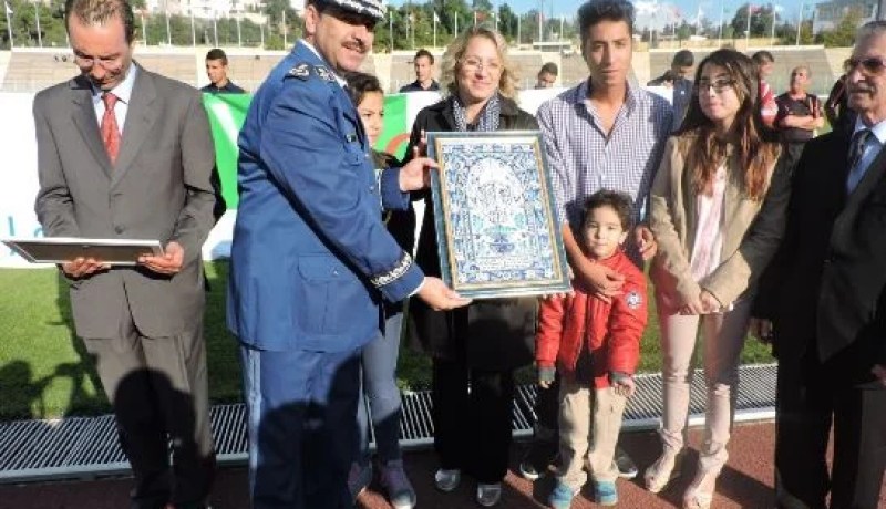 تنظيم مقابلة كروية بين لاعبي الفريق الوطني القدماء