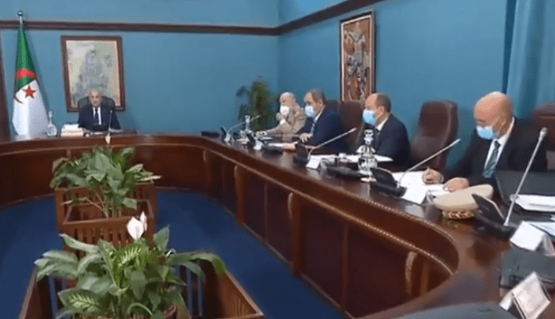  إبقاء الحدود البرية مغلقة إلا في حالة الضرورة