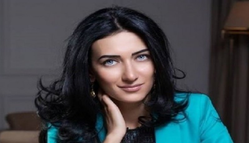 بالصور أجمل وزيرة في العالم تشعل مواقع التواصل