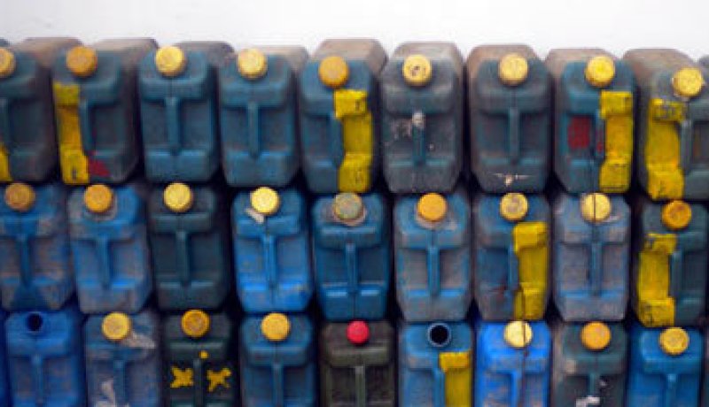 حرس الحدود تحجز 4200 لتر وقود مهرب ببوكانون في تلمسان