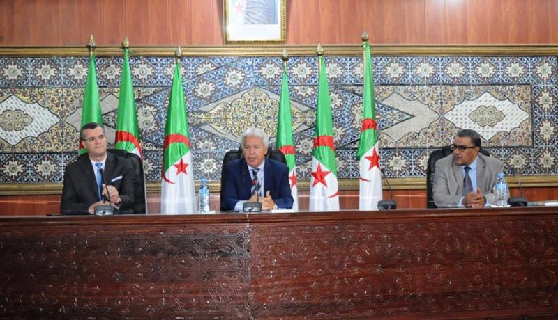  يوم دراسي حول الشباك الإلكتروني البيومتري بسطيف  