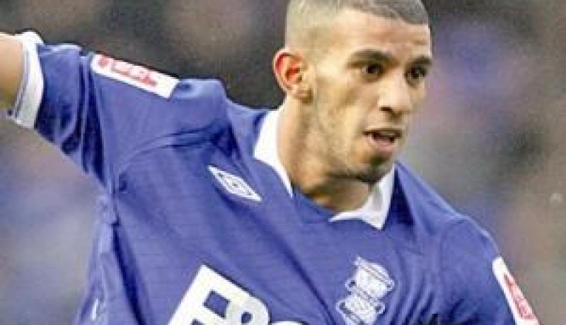 بوعزة قد يعود إلى الدوري الإنجليزي الممتاز