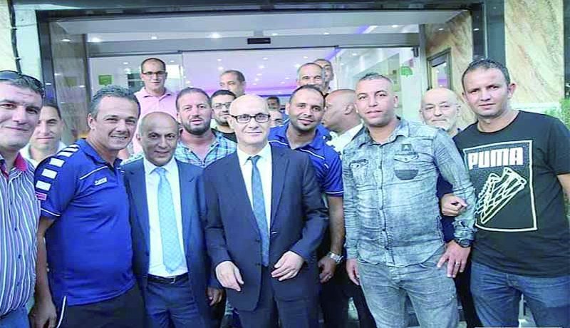 الوالي بن يعيش يسلم اللاعبين 4 ملايين سنتيم منحة الإطاحة بـ«الصادة»