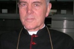 الحكومة الأرجنتينية أمهلت أسقف كاثوليكي بريطاني عشرة أيام لمغادرة البلاد