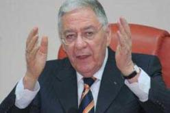 ولد عباس يصعد لهجته و ينذر بسحب الاعتماد ممن لا يلتزم بتعهده في استيراد الأدوية