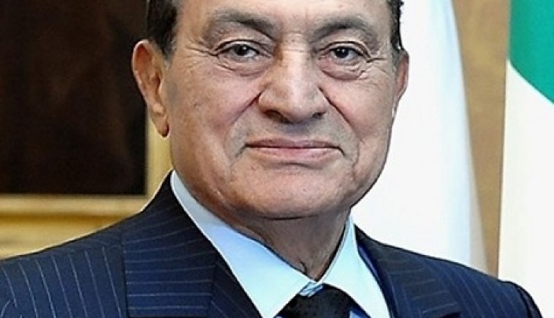 ظهور شبيه حسني‮ ‬مبارك‮ ‬يتسبب في‮ ‬فوضى بمصر الجديدة‮  ‬