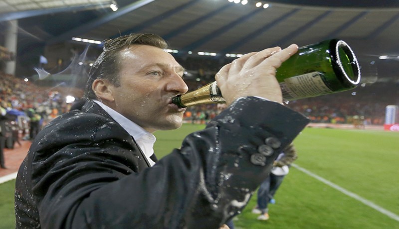 هذا هو “فيلموتس” الذي رفض الخضر.. التدخين والخمر مسموحان في التربصات