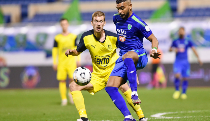 بالفيديو.. سوداني يُسجل هدفه الثاني في الدوري السعودي ضد دوخة