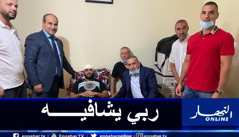 مدوار يزور لاعب مولودية بجاية ويقدم له إعانة مالية