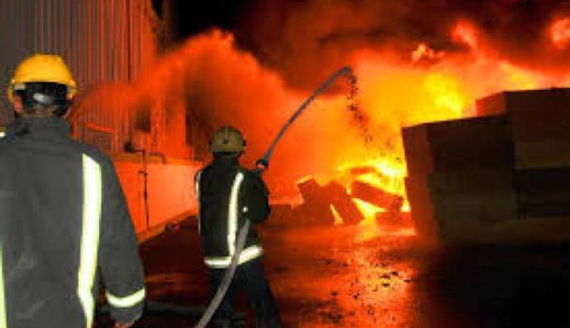 حريق مستودع للألعاب المائية ببسكرة