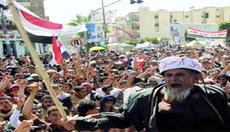 آلاف اليمنيين يحتشدون في مظاهرات للمطالبة بمحاكمة الرئيس صالح ومعاونيه