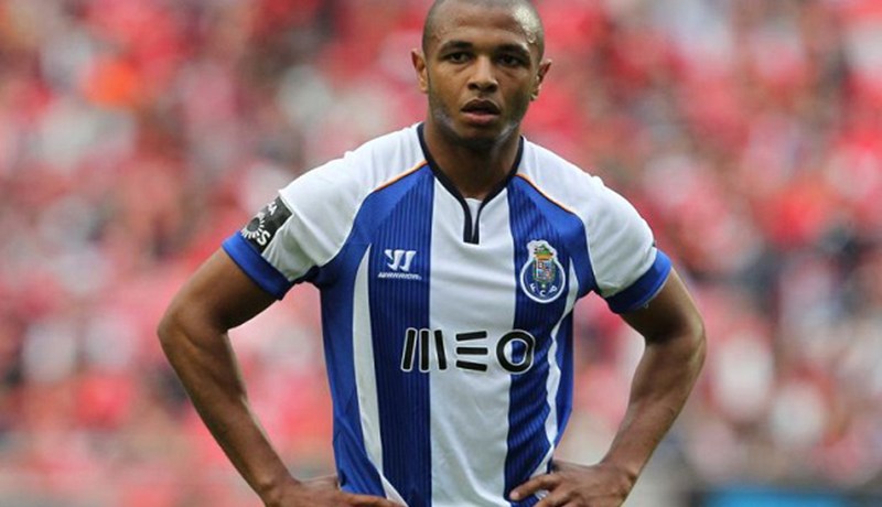 “براهيمي” أحسن مراوغ في البرتغال