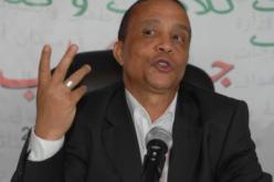 ياسمينة خضرة يدعو الجزائريين إلى الكتابة لتشريف بلدهم