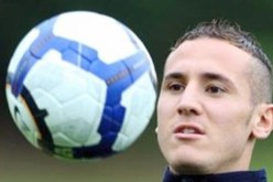 ''الذين رفضوا الخضر من أجل فرنسا لا يعرفون قيمة الجزائر.. وسنحارب في المونديال''