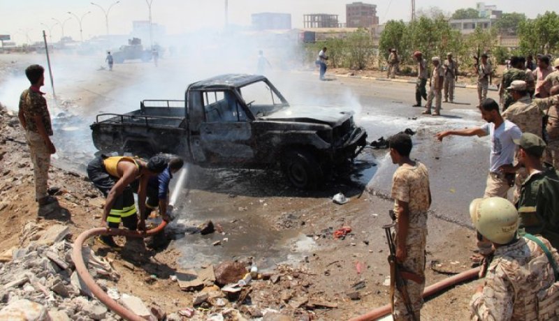 30 قتيلا في انفجار سيارة مفخخة باليمن