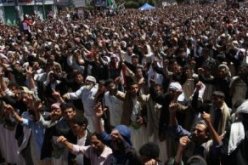 صحيفة يمنية حكومية تعلق صدورها وهيئة تحريرها تؤيد المحتجين