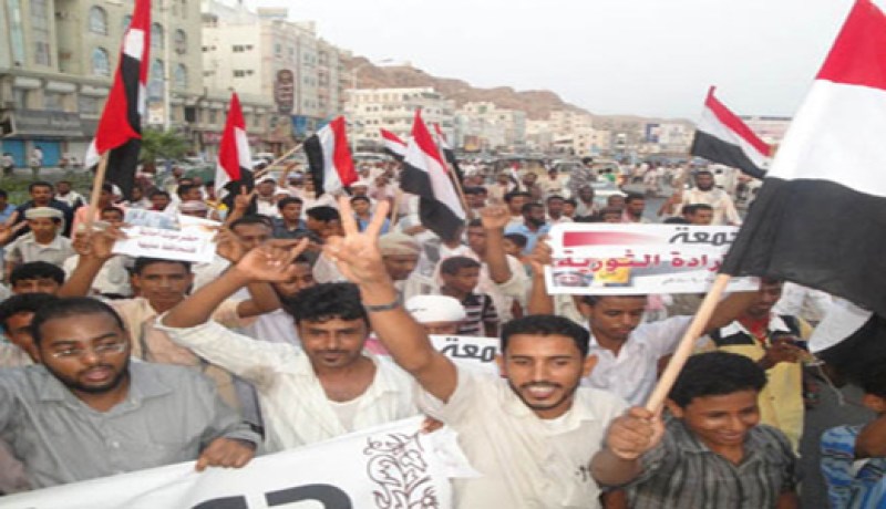 مئات الالاف من اليمنيين يحتشدون في جمعة معا لاستكمال أهداف الثورة