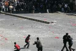 مئات آلاف اليمنيين يتظاهرون في عدة مدن مطالبين باسقاط النظام