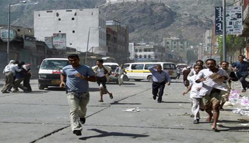 تجدد الاشتباكات بين القوات الحكومية و مسلحي الزعيم الشيخ صادق الاحمر بمنطقة الحصبة في اليمن