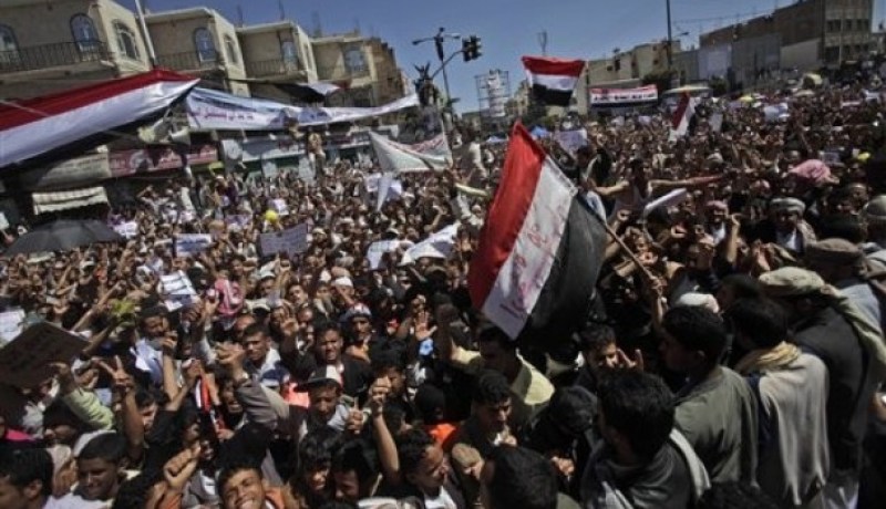 المعارضة اليمنية متمسكة بمطلب رحيل صالح وتتهمه بالمناورة