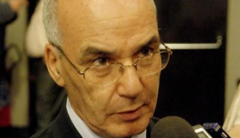 يوسفي يؤكد أن ولاية اليزي ستستفيد من عدة مشاريع ومنشآت طاقوية