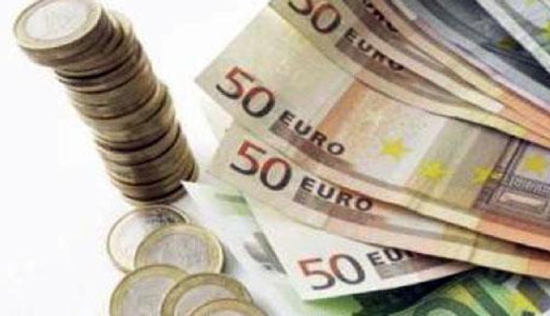 اليورو عند أعلى مستوى في شهرين وسط آمال بشأن اليونان