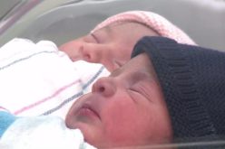 بالصور معجزة ولادة توأم في عامين مختلفين