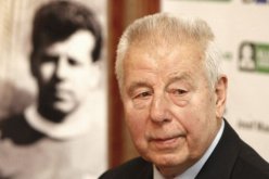 أسطورة الكرة التشيكية ماسوبوست يفارق الحياة عن 84 عاما