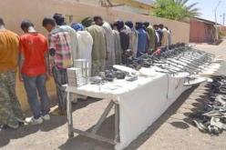 توقيف 15 مهربا و ضبط مسدس كلاشينكوف بالجنوب الجزائري