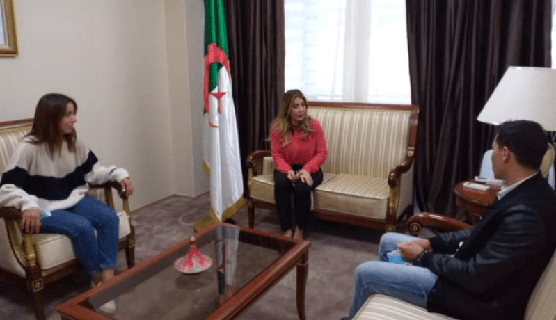 بالصور.. سواكري تجدد دعمها للبطلين الجزائريين للملاحة الشراعية