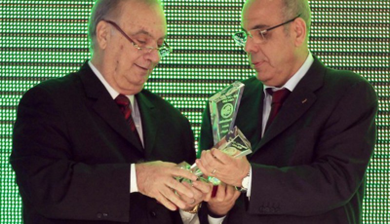 مــتـــشوق لزيـــارة الجــزائــــــر ولا أحتــاج حراسةً أمنية لأنكم طيــــبـــون ومتـــسامحــون 