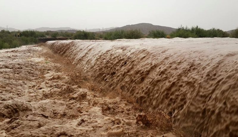 أمطار غزيرة تتسبب في فيضانات في منطقة تاظروك بتمنراست
