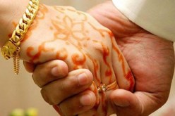 من تقاسمني حلاوة الدنيا أضمن لها عيشة هنية