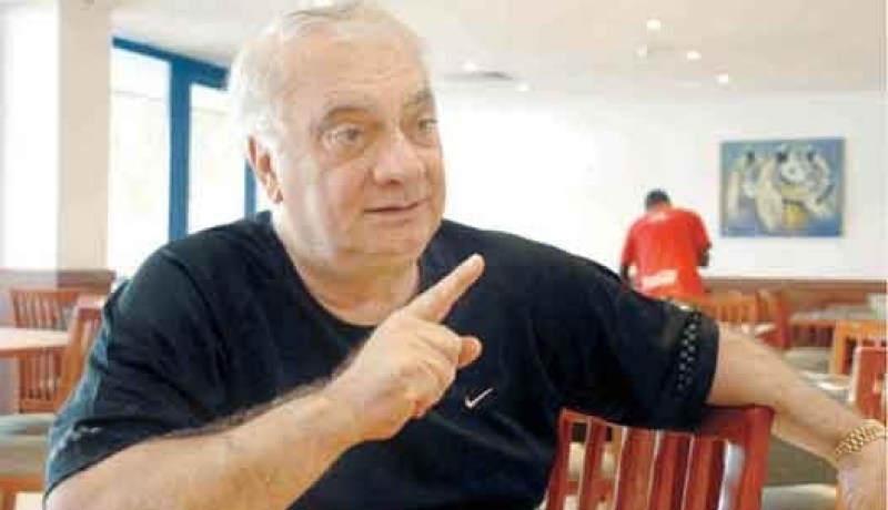 زاهـر: ''سأرافق بعثة الأهلي إلى الجزائر لتأكيد المصالحة''
