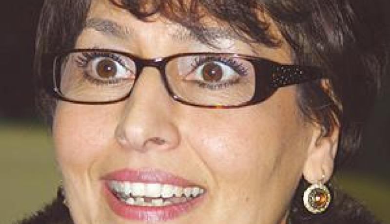 زهية بن عروس تعرض خدماتها على سعدان