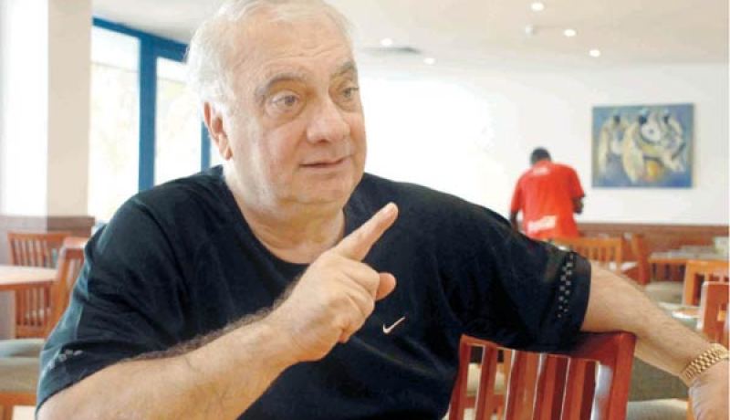 محكمة مصرية تقرر الغاء رئاسة سمير زاهر لاتحاد كرة القدم