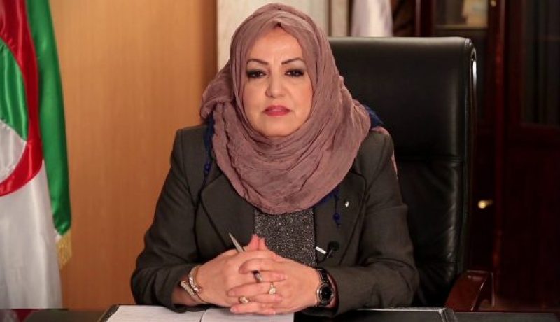 أساتذة يقررون مقاضاة المفتشة زهرة فاسي في تيارت