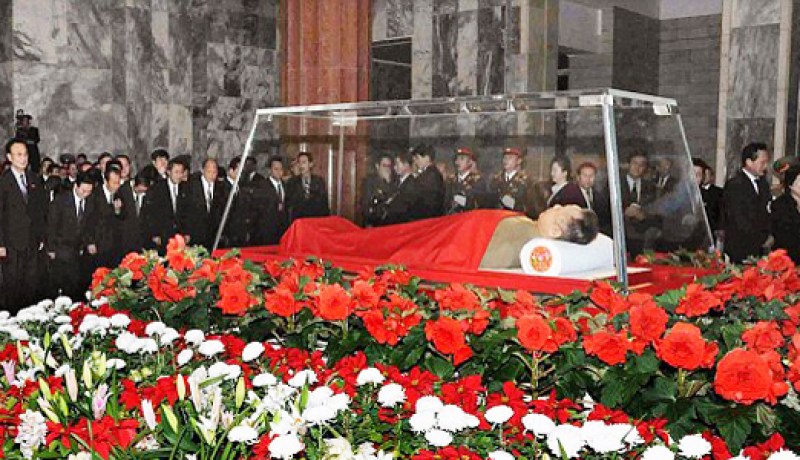 تحنيط جثة زعيم كوريا الشمالية الراحل