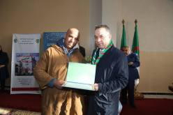 بالصور..زمالي يُوزع شهادات التكوين لأصحاب المؤسسات المصغرة بميلة