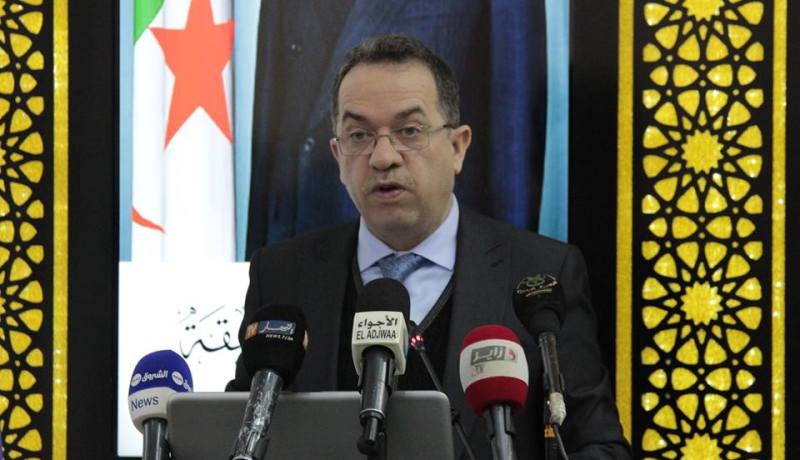 زمالي يؤكد على مساهمة قطاعه في انجاح مخطط مكافحة السرطان