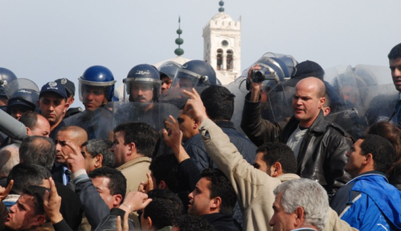 مشاكل‮ ''‬الزوالية‮'' ‬لا تطرح على‮ ''‬الفايس بوك‮''‬