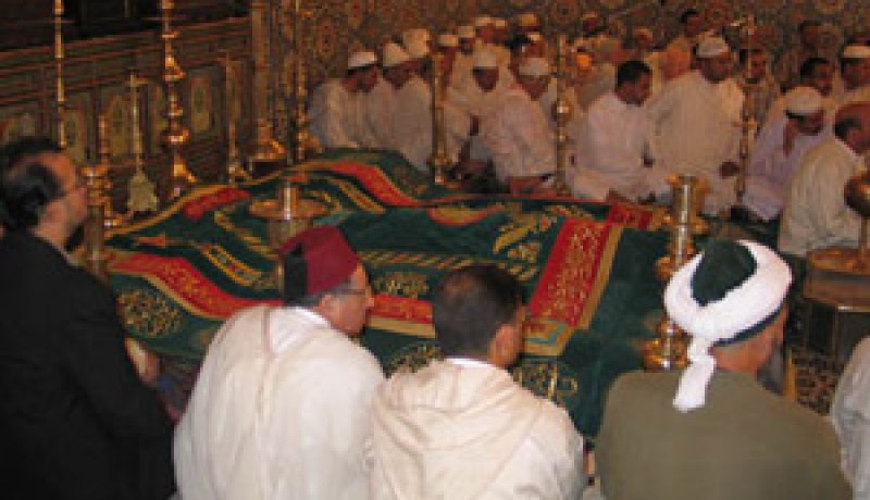 اكدوا أنهم يسعون الى تقديم صورة الأسلام الصحيحة لغير المسلمين:أتباع الطريقة التيجانية في فرنسا يبيحثون انشاء زوايا بالمهجر
