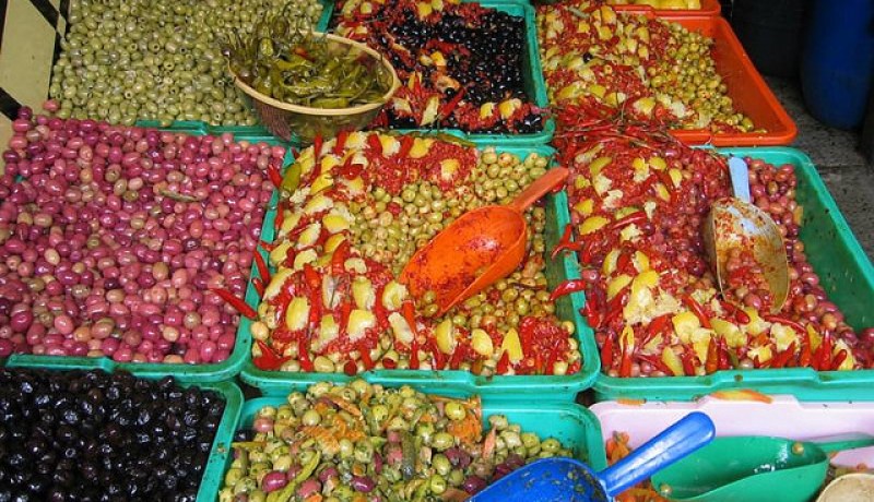 عنابة.. حجز وإتلاف 1.4 طن من المواد الفاسدة ببلدتي سيدي عمار والبوني