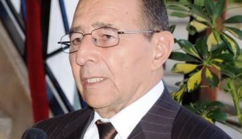 الشباب يبكي والي المدية