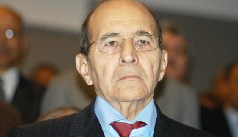 مير يصف مواطنيه بالمنافقين