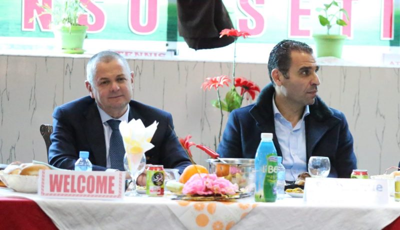 زطشي يرد على إشاعات عقوبة الكاف ويُسافر إلى المغرب