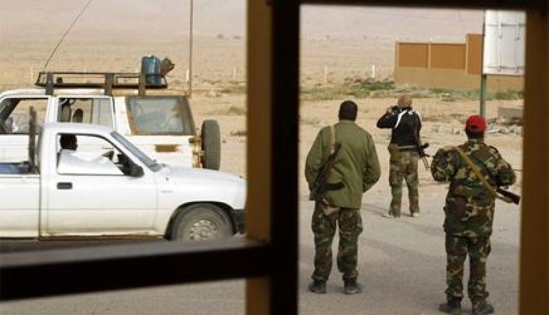 الجيش التونسي يعتقل إرهابيين ليبيين مسلحين تسللا من الجزائر