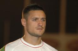 الجزائري كريم زياني يتوج أحسن لاعب لشهر نوفمبر