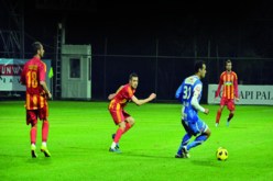 ارفـــيـــــــلادزي‮ (‬مـــدرب كـــايــــزرسبــــور‮):‬ ‮ ''‬بوجود زياني‮ ‬سيكون لدينا فريق الأحلام‮''‬