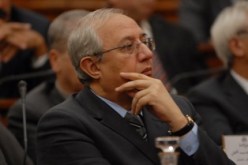 ديون تطارد نائبا برلمانيا